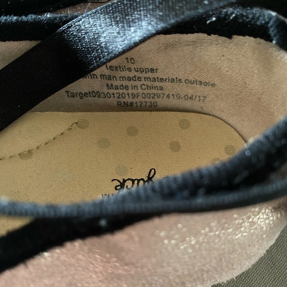 Shoes - Picture 5 of 5